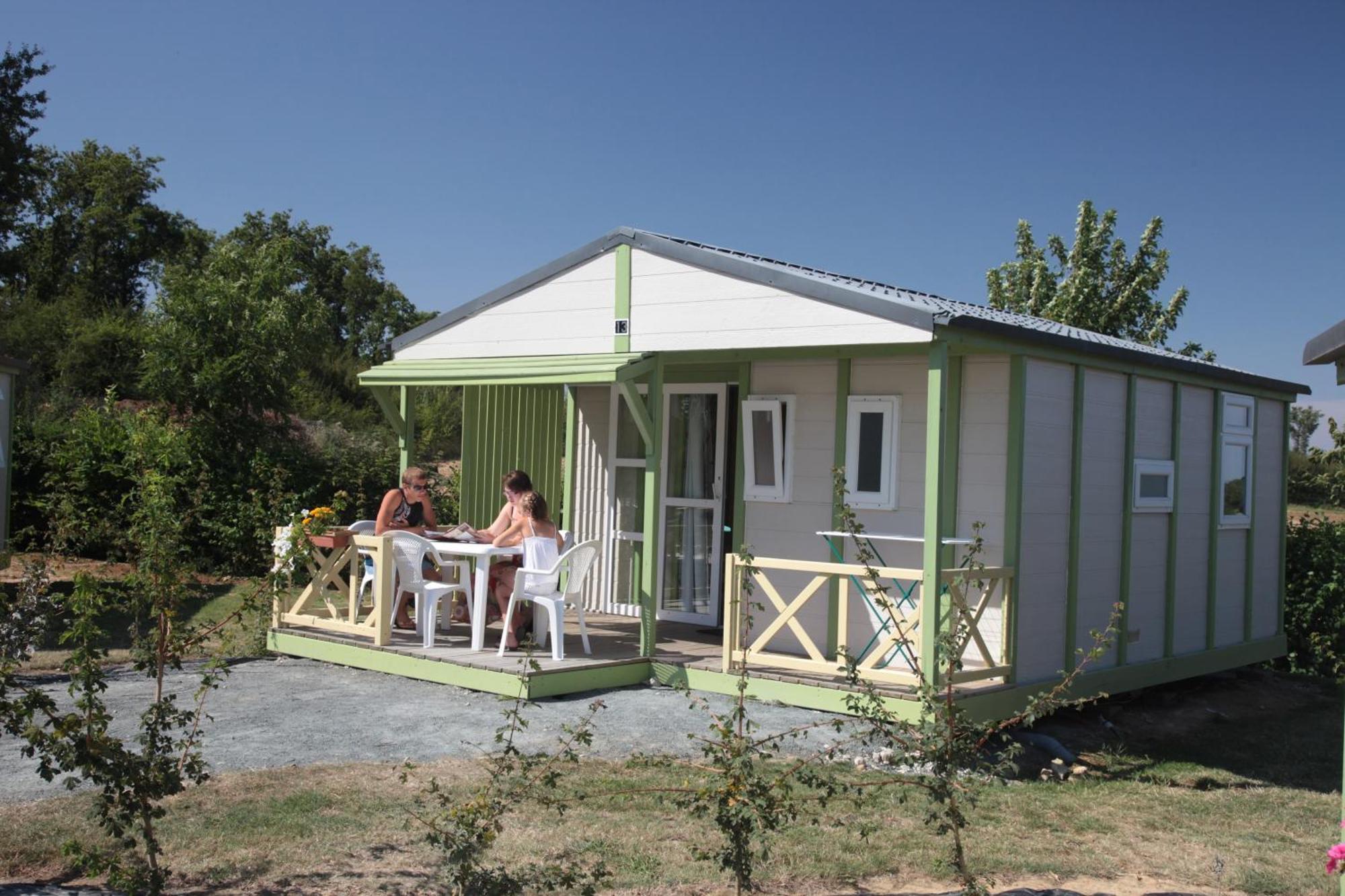 Camping Des Rulieres Otel Saint-Valérien Oda fotoğraf
